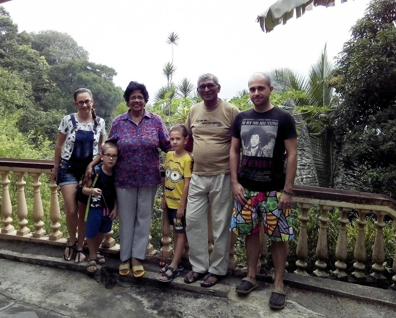 Evergreen Kandy Buitenkant foto